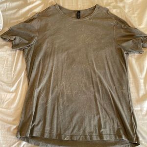 Never worn lulu t shirt